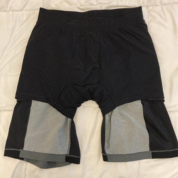 Lululemon Namaste At The Beach Lined Short Heathered Black Size S - Picture 10 of 11